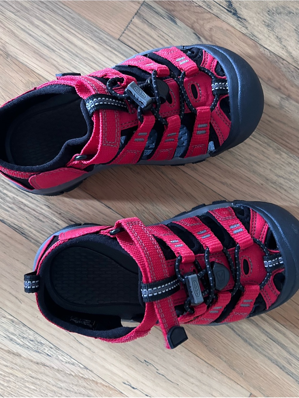 Keen Little Kids' Newport H2 Ribbon Red/Gargoyle Sandals